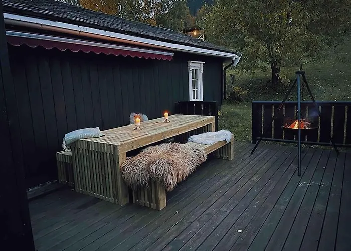 Feriehus Smie Pa Sjarmerende Og Historisk Gard *