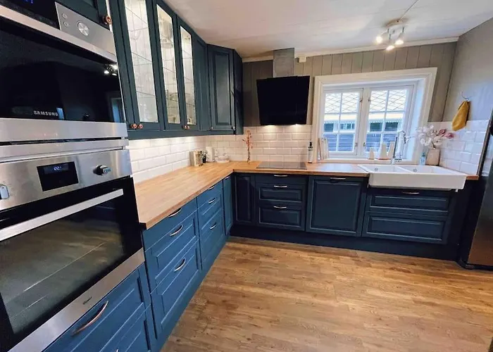 Feriehus Smie Pa Sjarmerende Og Historisk Gard Baukal