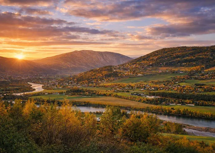 Smie Pa Sjarmerende Og Historisk Gard Feriehus